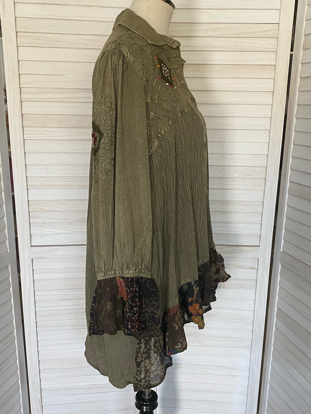 Young Threads Boho Olive Green Mixed Patterns Embellished Embroidered Top XL NWT - Picture 5 of 16